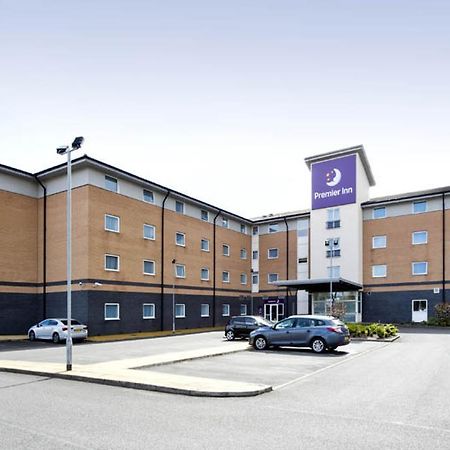 Premier Inn Glasgow Braehead ภายนอก รูปภาพ